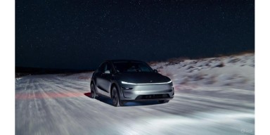 Tesla FSD v14 İtalya'nın Yoğun Sisinde Sınırları Zorladı: Otonom Sürüş Başarısı